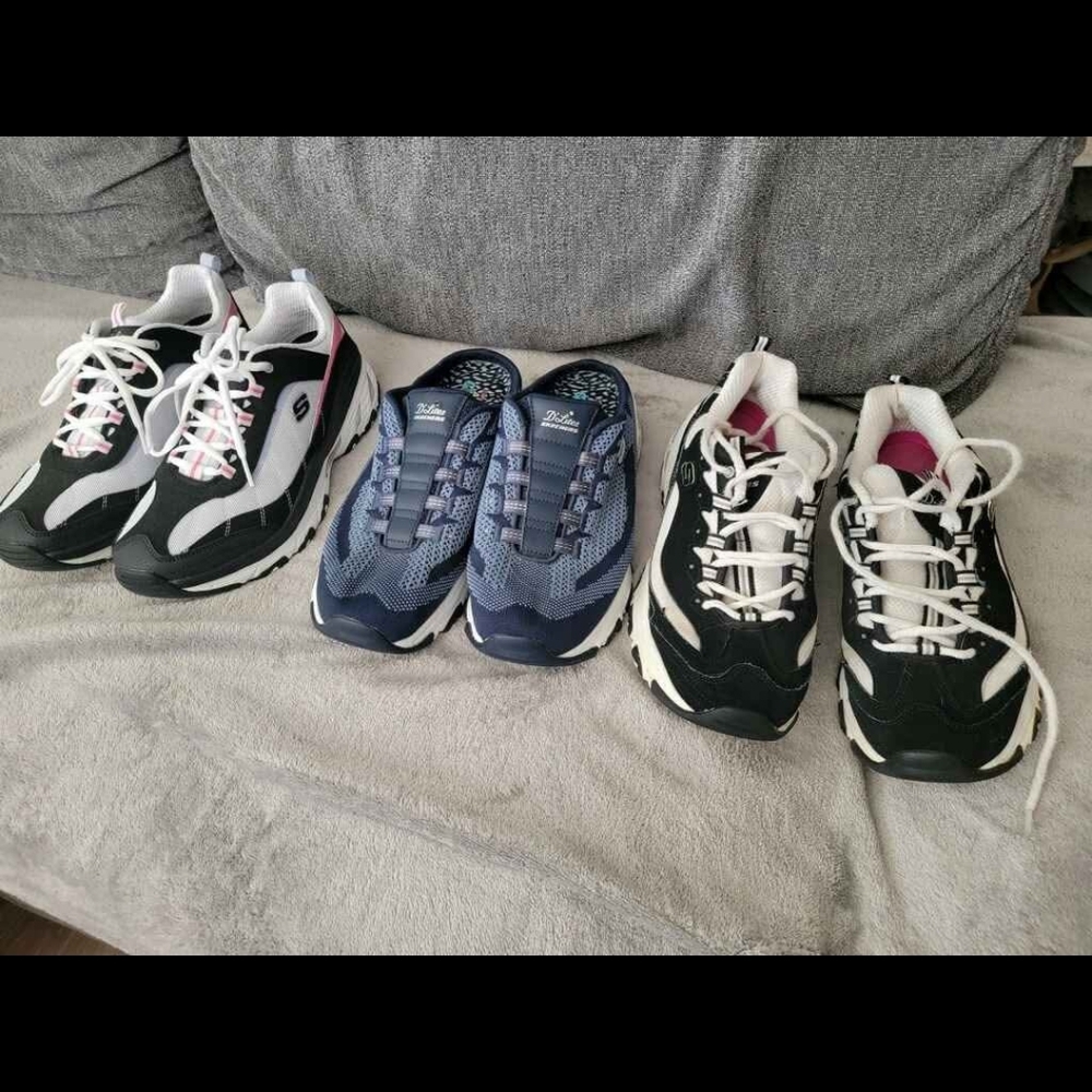 Sz11Skechers Women's Athletic Shoes - Black, Blue, White Pretty Much Brand New!!